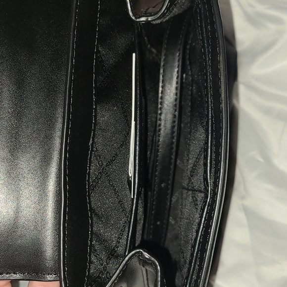 **NWT** Black & Gold Michael Kors Bag - Picture 11 of 12